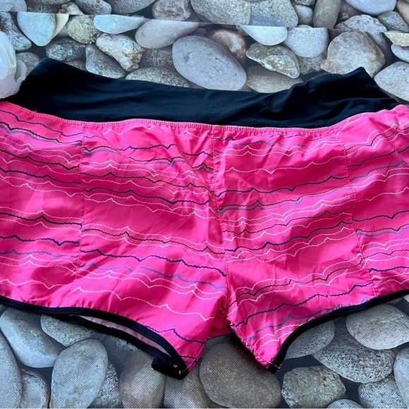 NIKE ATHLETIC SHORTS - Picture 6 of 7